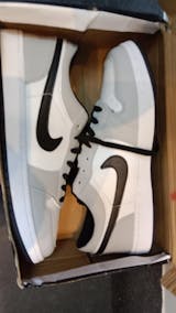 Nike Air Jordan 1 Low - Grey & White