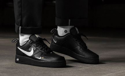 NIKE AIRFORCE 1 UTILITY - BLACK