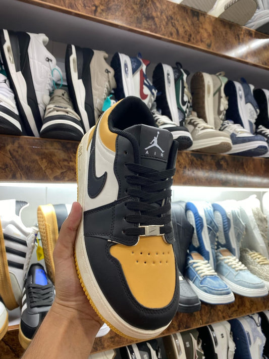 NIKE AIR JORDON LOW - DARK YELLOW