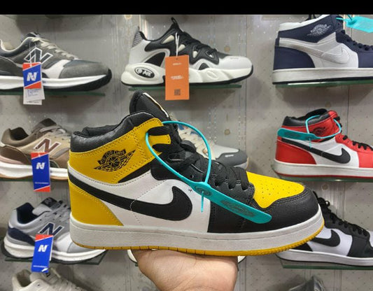 Air Jordan 1 High OG Taxi