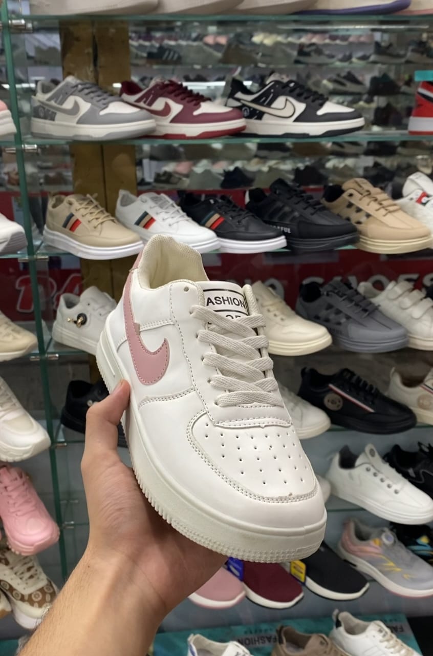 NIKE AIR JORDON -LOW